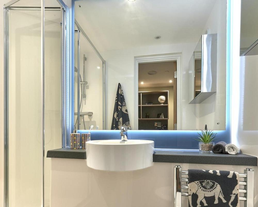 Central Southampton, Zeni Studio Dış mekan fotoğraf